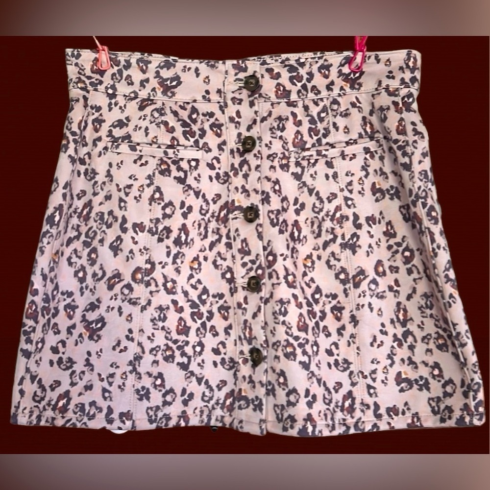 MAURICES Brown/Tan/Cream Leopard Print Button Front Mini Skirt, Size 14, GUC.
